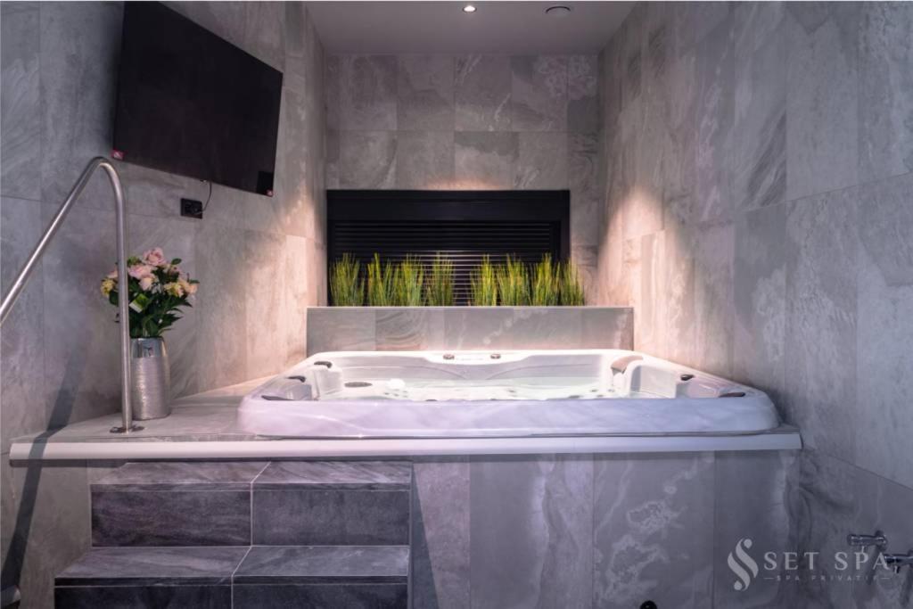 Set Spa Mouscron Exterior photo
